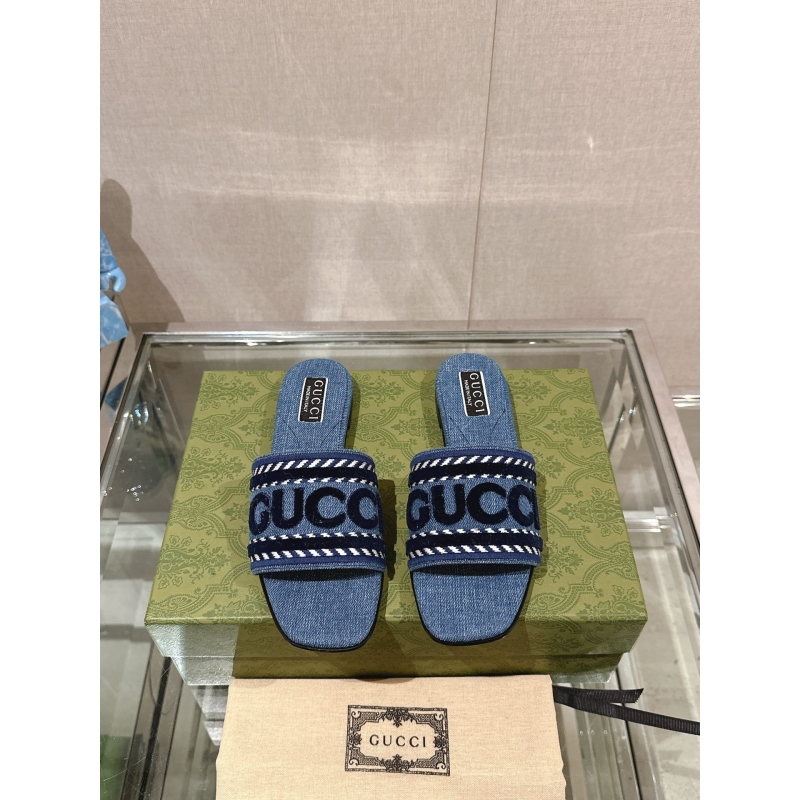 G*u*i slippers